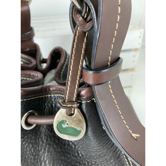 DOONEY & BOURKE LARGE BLACK LEATHER DRAWSTRING SHOULDER BAG - Picture 6 of 16